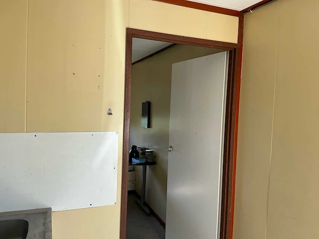 Grote unit voorzien van hal, keuken, toilet en afzonderlijke ruimte - afbeelding 7 van  20