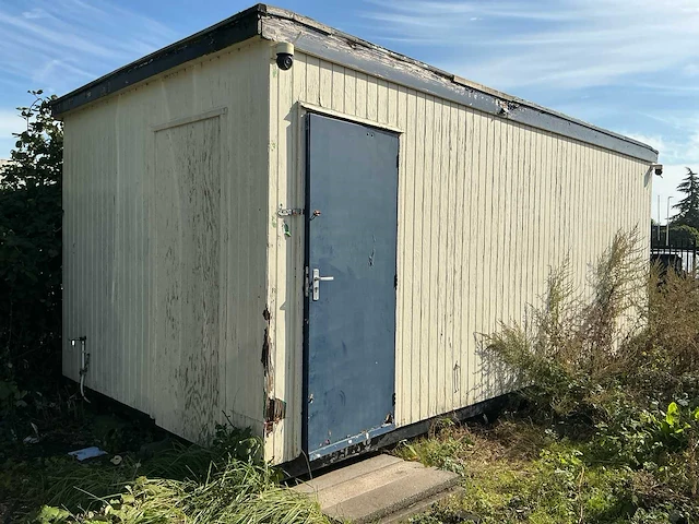 Grote unit voorzien van hal, keuken, toilet en afzonderlijke ruimte - afbeelding 1 van  20