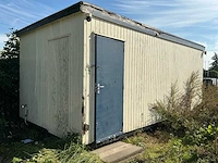 Grote unit voorzien van hal, keuken, toilet en afzonderlijke ruimte