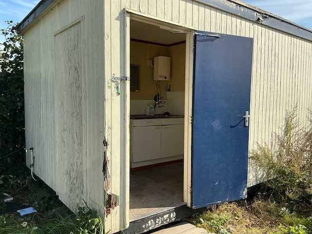 Grote unit voorzien van hal, keuken, toilet en afzonderlijke ruimte - afbeelding 18 van  20