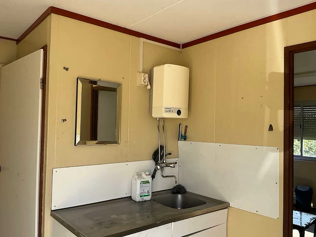 Grote unit voorzien van hal, keuken, toilet en afzonderlijke ruimte - afbeelding 9 van  20