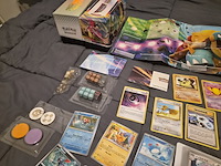 Grote verzameling pokémon kaarten met gevulde map, vintage kaarten, sleeves en accessoires - afbeelding 4 van  38