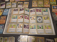Grote verzameling pokémon kaarten met gevulde map, vintage kaarten, sleeves en accessoires - afbeelding 28 van  38