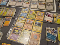 Grote verzameling pokémon kaarten met gevulde map, vintage kaarten, sleeves en accessoires - afbeelding 34 van  38