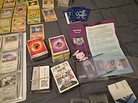 Grote verzameling pokémon kaarten met gevulde map, vintage kaarten, sleeves en accessoires - afbeelding 37 van  38