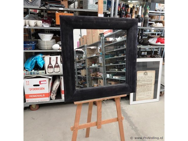 Grote vierkante spiegel in met stof beklede houten lijst - afbeelding 1 van  5