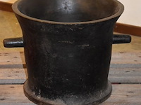 Grote vijzel of gietbeker - afbeelding 1 van  3