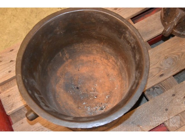 Grote vijzel of gietbeker - afbeelding 2 van  3