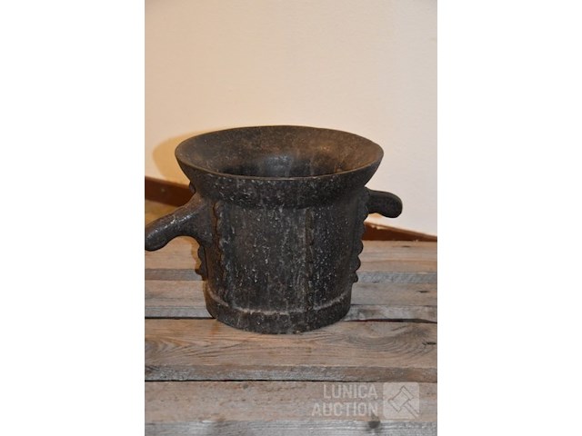 Grote vijzel of gietbeker - afbeelding 3 van  3