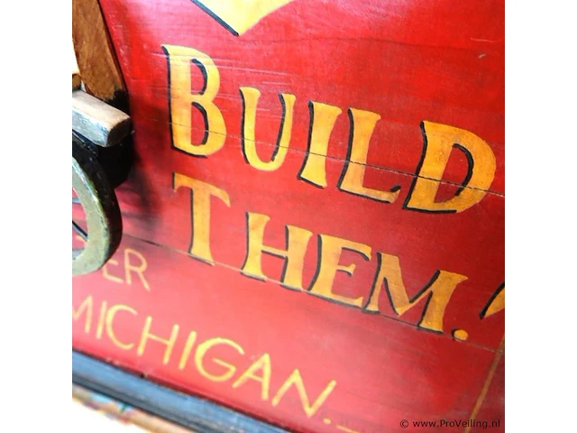 Grote vintage houten buick-reclamebord met een opvallend driedimensionaal model van een klassieke roadster en de iconische slogan "when better automobiles are built buick will build them" - afbeelding 5 van  6