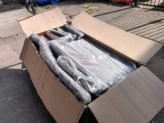 Grote volle doos tuinkussens taupe en grijs - afbeelding 2 van  5