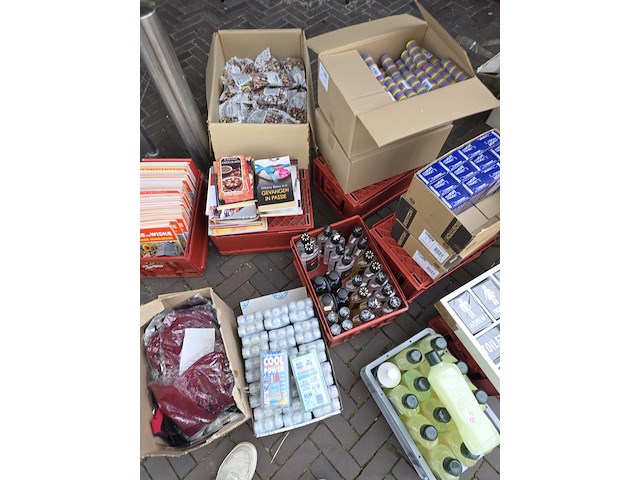 Grote winkel voorraad cadeau en kantoor artikelen - afbeelding 5 van  14