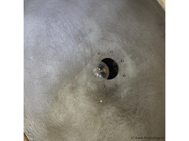 Grote zware industrieel vormgegeven bronzen hanglamp - afbeelding 5 van  5