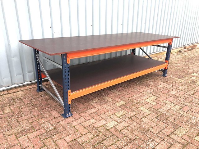 Grote zware werkbank met gladde betonplex platen. - afbeelding 5 van  9
