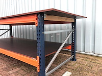 Grote zware werkbank met gladde betonplex platen. - afbeelding 15 van  18