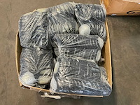 Groten partij kniebescherming - afbeelding 1 van  6