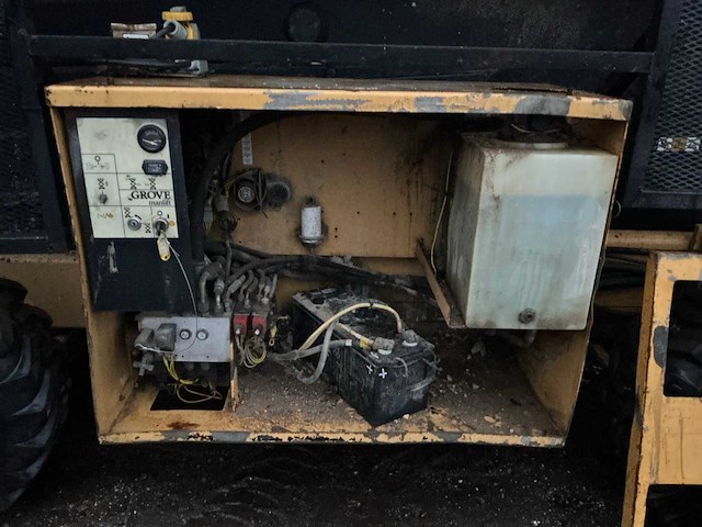 Grove manlift sm4688xt hoogwerker defect - afbeelding 7 van  29