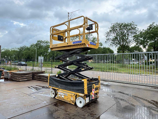 Grove sm3248e schaarhoogwerker - afbeelding 7 van  9