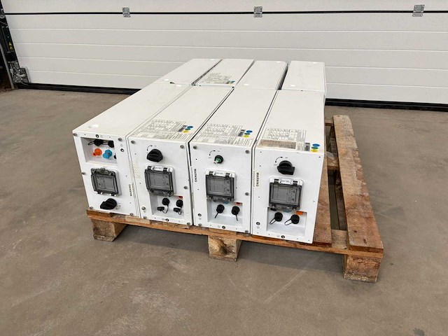 Growatt - pallet met 8 stuks incomplete growatt apx high voltage battery systems - afbeelding 1 van  7