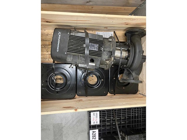 Grundfos - lp100 centrifugalpomp met toebehoren - afbeelding 2 van  4