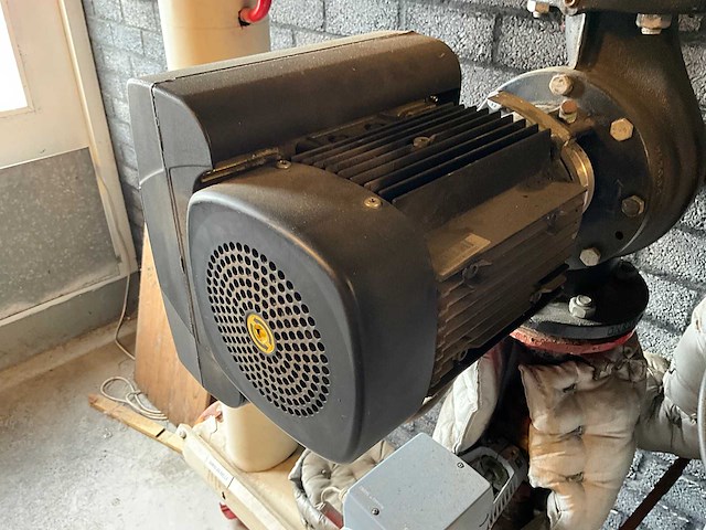 Grundfos - mge90sb2 - circulatiepomp - afbeelding 2 van  4