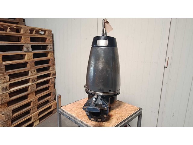 Grundfos - sev.80.80.75.2.51d - grundfos sev.80.80.75.2.51d rioolwaterpomp - 7.5 kw - zeer nette staat! - afbeelding 1 van  6