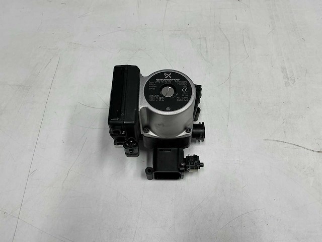 Grundfos - upm 15-70 hb - circulatiepomp - afbeelding 3 van  10