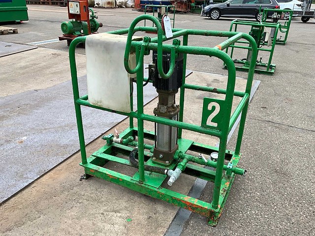 Grundfos cr3-17 a-a-a-e hooe centrifugaalpomp - afbeelding 1 van  7