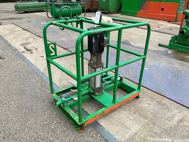 Grundfos cr3-17 a-a-a-e hooe centrifugaalpomp - afbeelding 3 van  7
