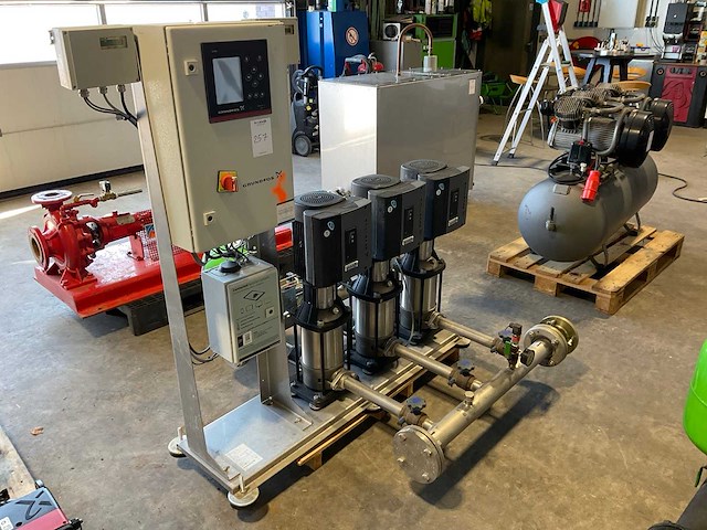 Grundfos hydro mpc-e 3 crie 10-6 dn65 spec drukverhogingsinstallatie - afbeelding 1 van  6