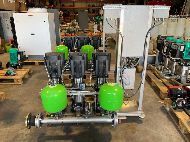 Grundfos hydro mpc-e 3 crie 10-6 dn65 spec drukverhogingsinstallatie - afbeelding 2 van  6