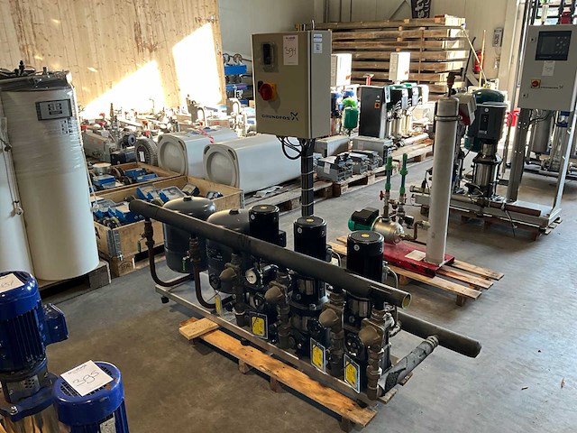 Grundfos hydro standaar 3cr 10-3 drukverhogingsinstallatie - afbeelding 1 van  9