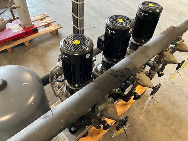 Grundfos hydro standaar 3cr 10-3 drukverhogingsinstallatie - afbeelding 4 van  9