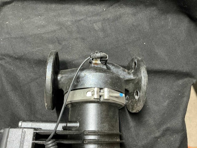 Grundfos magna 3 32-120 f 220 circulatiepomp - afbeelding 2 van  4