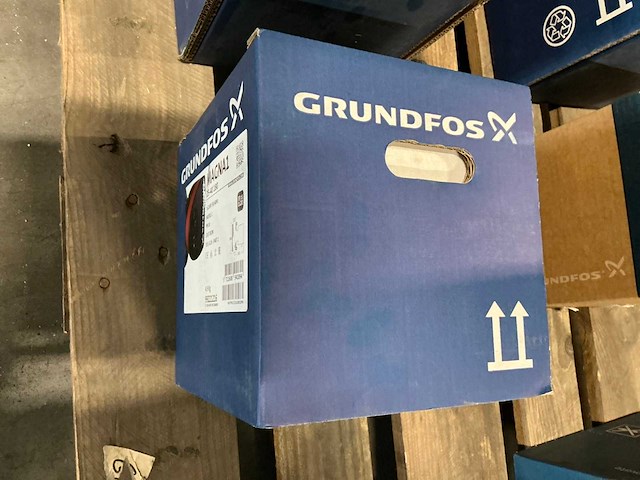 Grundfos magna1 25-40 180 pomp - afbeelding 4 van  4