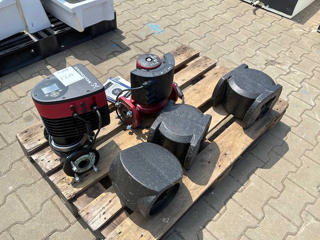 Grundfos magna3 circulatiepomp (2x) - afbeelding 1 van  7