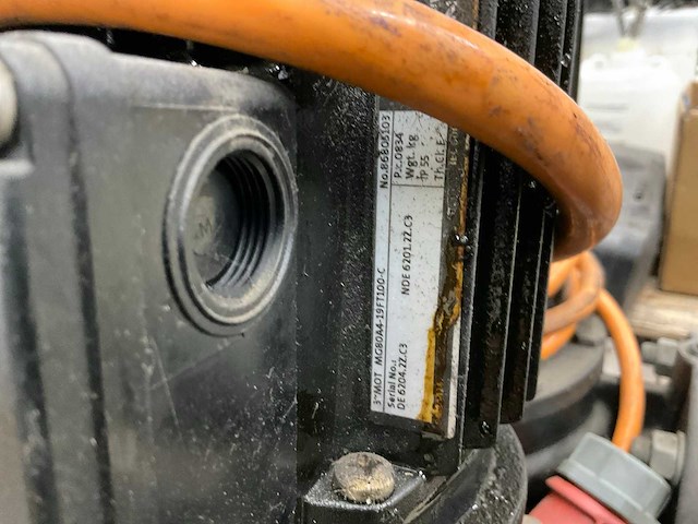 Grundfos mg80a4-19ft-100c centrifugaalpomp op skid (2x) - afbeelding 6 van  7
