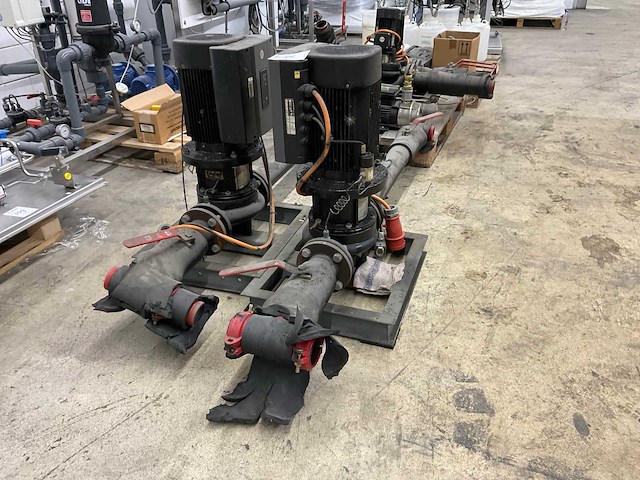 Grundfos mge132sd2-ff265-d1 centrifugaalpomp op skid (2x) - afbeelding 3 van  8