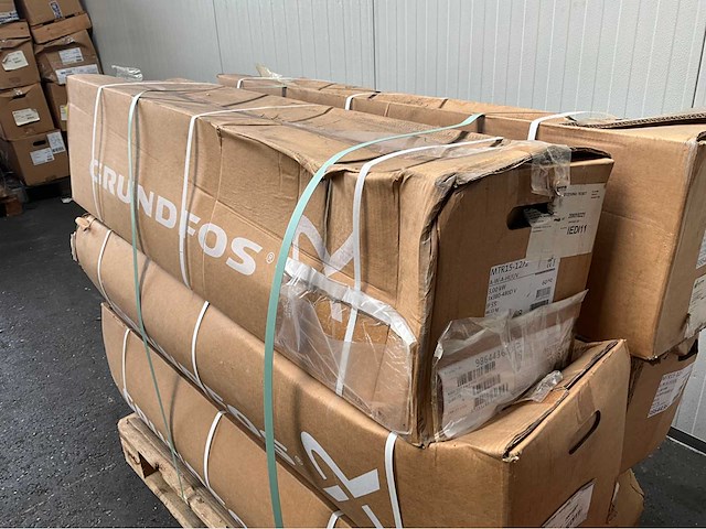Grundfos mtr15-12/2 a-w-a-huuv verticale meertraps centrifugaal en schroefpomp - afbeelding 2 van  3