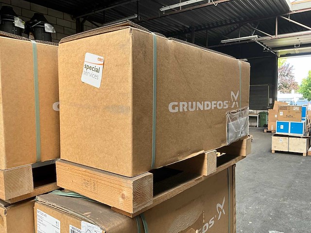 Grundfos mts20-40 r38 dq-t schroefspindelpomp - afbeelding 2 van  3