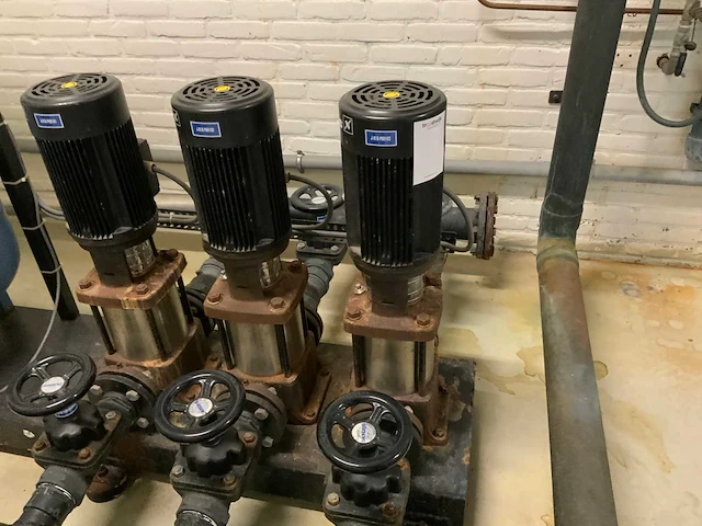 Grundfos pomp (3x) - afbeelding 2 van  8