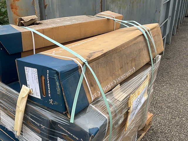 Grundfos spk2-19/19 a-w-a-auuv verticale meertraps centrifugaalpomp (6x) - afbeelding 2 van  3