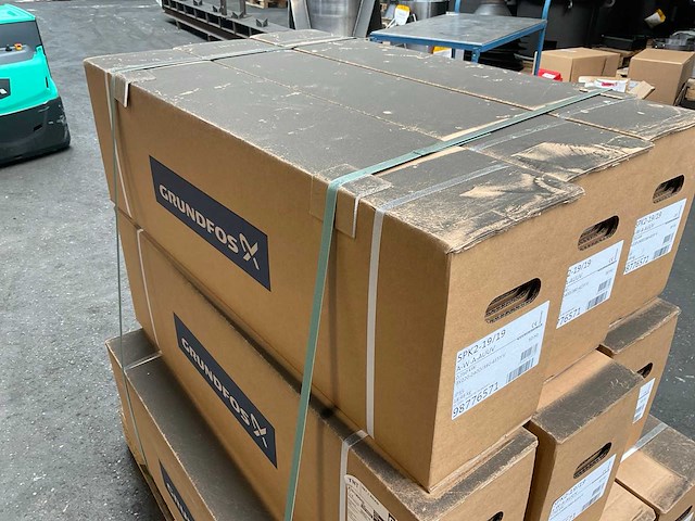 Grundfos spk2-19/19 verticale meertraps centrifugaalpomp - afbeelding 2 van  2