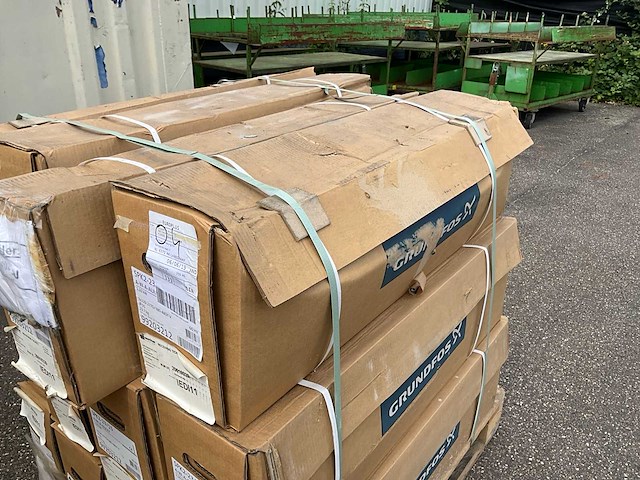 Grundfos spk2-23/15 a-w-a-auuv verticale meertraps centrifugaalpomp - afbeelding 3 van  4