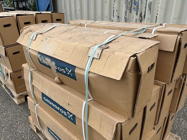 Grundfos spk2-23/15 a-w-a-auuv verticale meertraps centrifugaalpomp - afbeelding 2 van  4