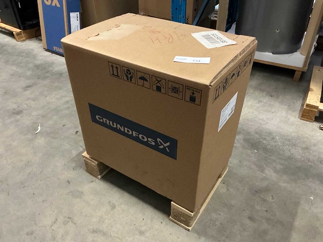 Grundfos tpe 32-200/2 flenspomp - afbeelding 1 van  2