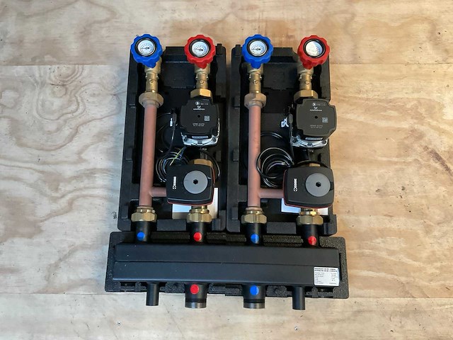 Grundfos ump3 auto 25-70 180 cv-circulatiepompen met verdeler (2x) - afbeelding 2 van  8