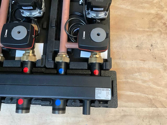 Grundfos ump3 auto 25-70 180 cv-circulatiepompen met verdeler (2x) - afbeelding 6 van  8