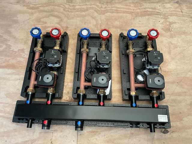 Grundfos ump3 auto 25-70 180 cv-circulatiepompen met verdeler (3x) - afbeelding 3 van  10