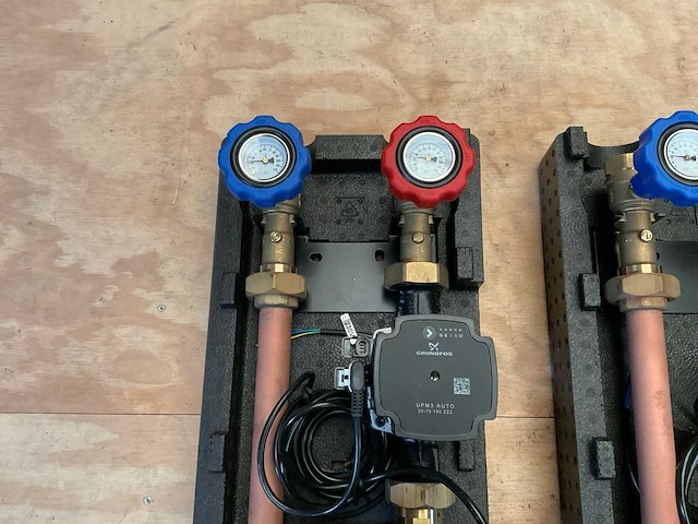Grundfos ump3 auto 25-70 180 cv-circulatiepompen met verdeler (3x) - afbeelding 4 van  10